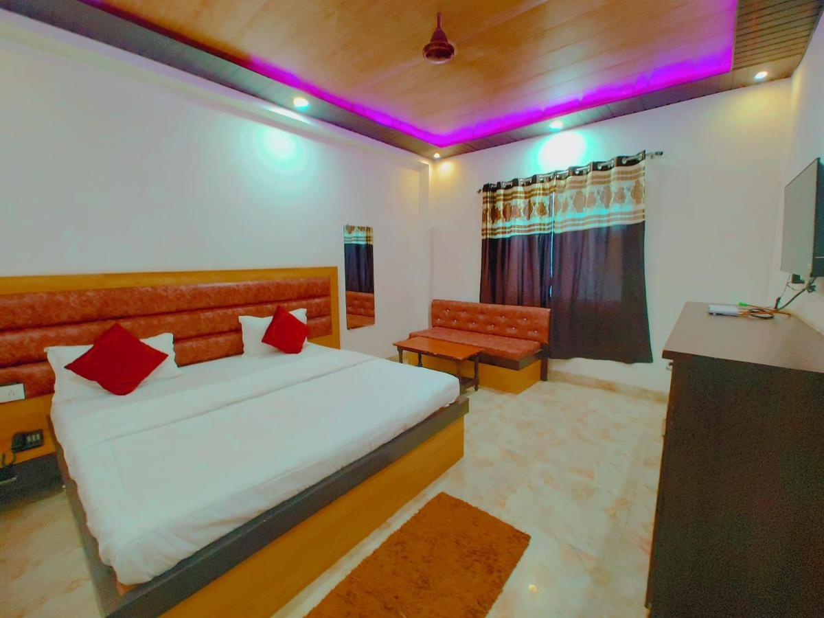 Elegance Hotel And Banquet Ayodhya Eksteriør billede