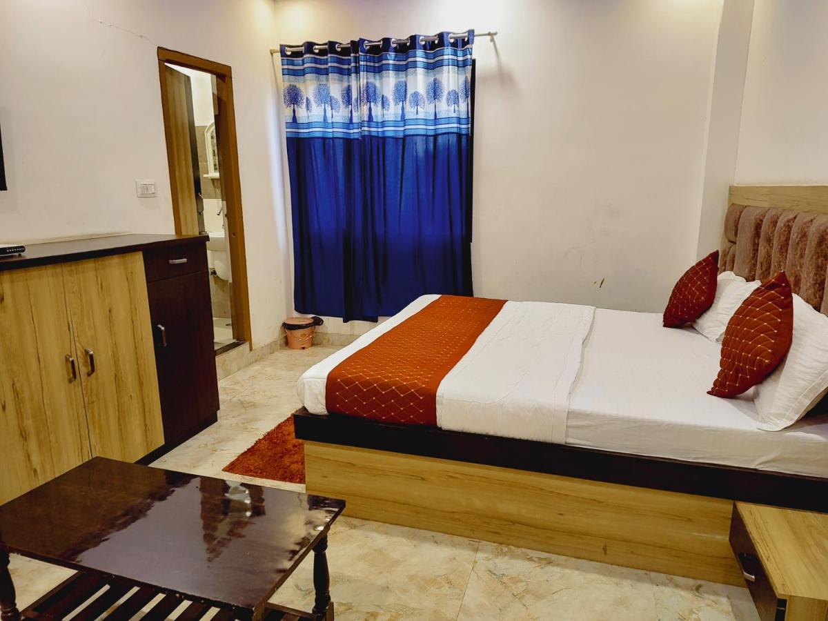 Elegance Hotel And Banquet Ayodhya Eksteriør billede