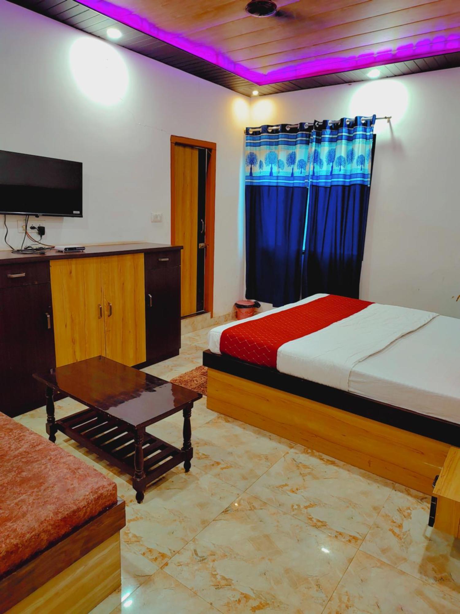 Elegance Hotel And Banquet Ayodhya Eksteriør billede