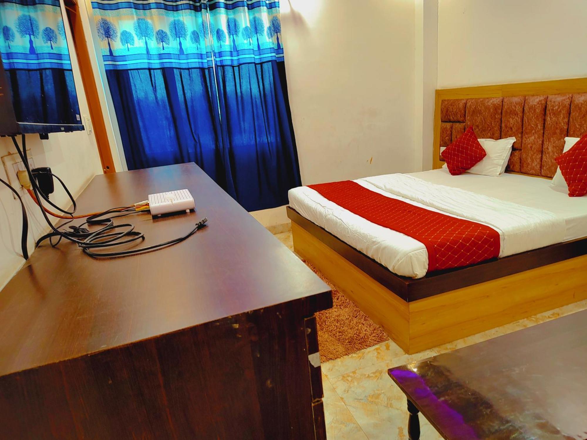 Elegance Hotel And Banquet Ayodhya Eksteriør billede