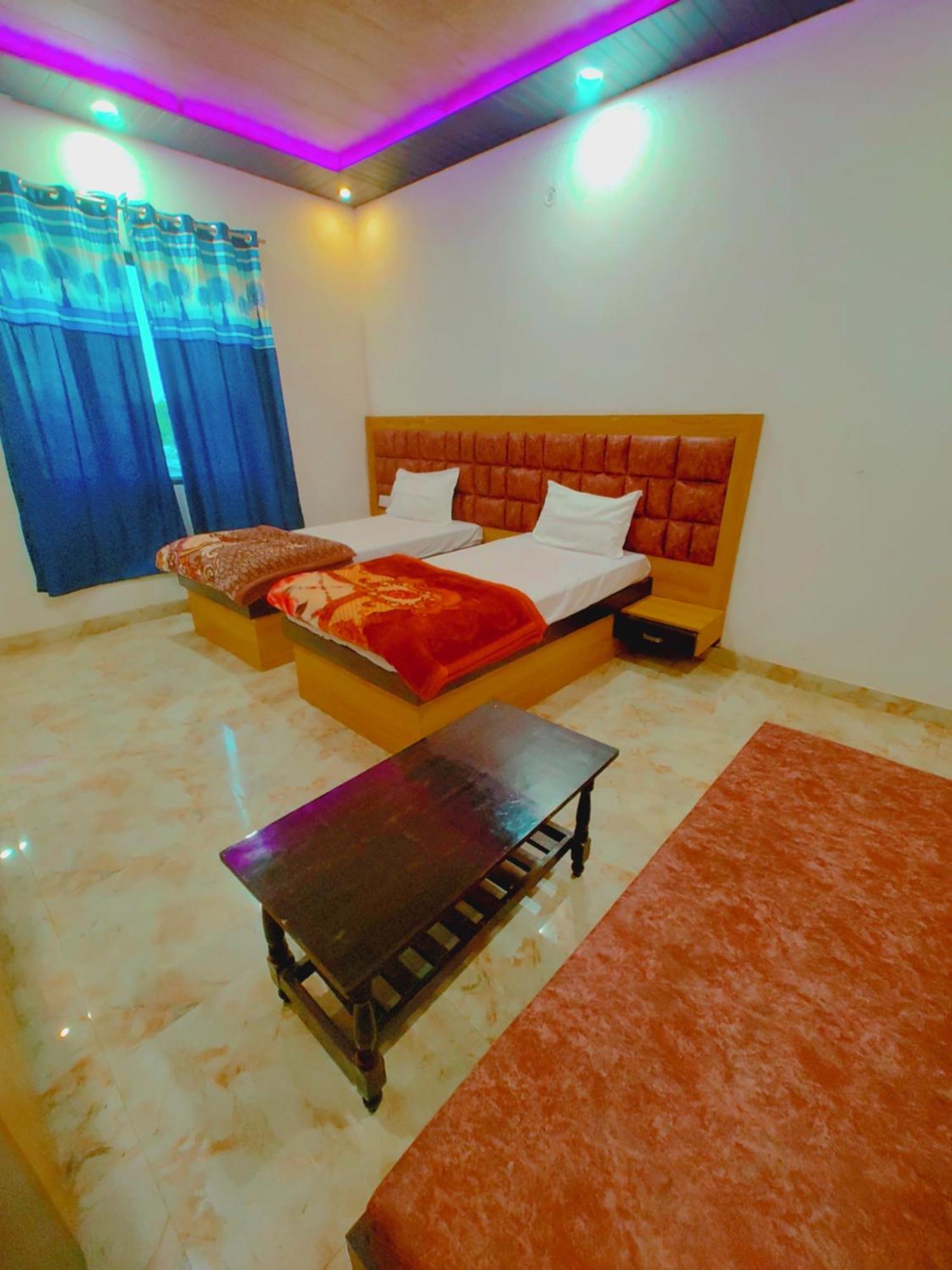Elegance Hotel And Banquet Ayodhya Eksteriør billede