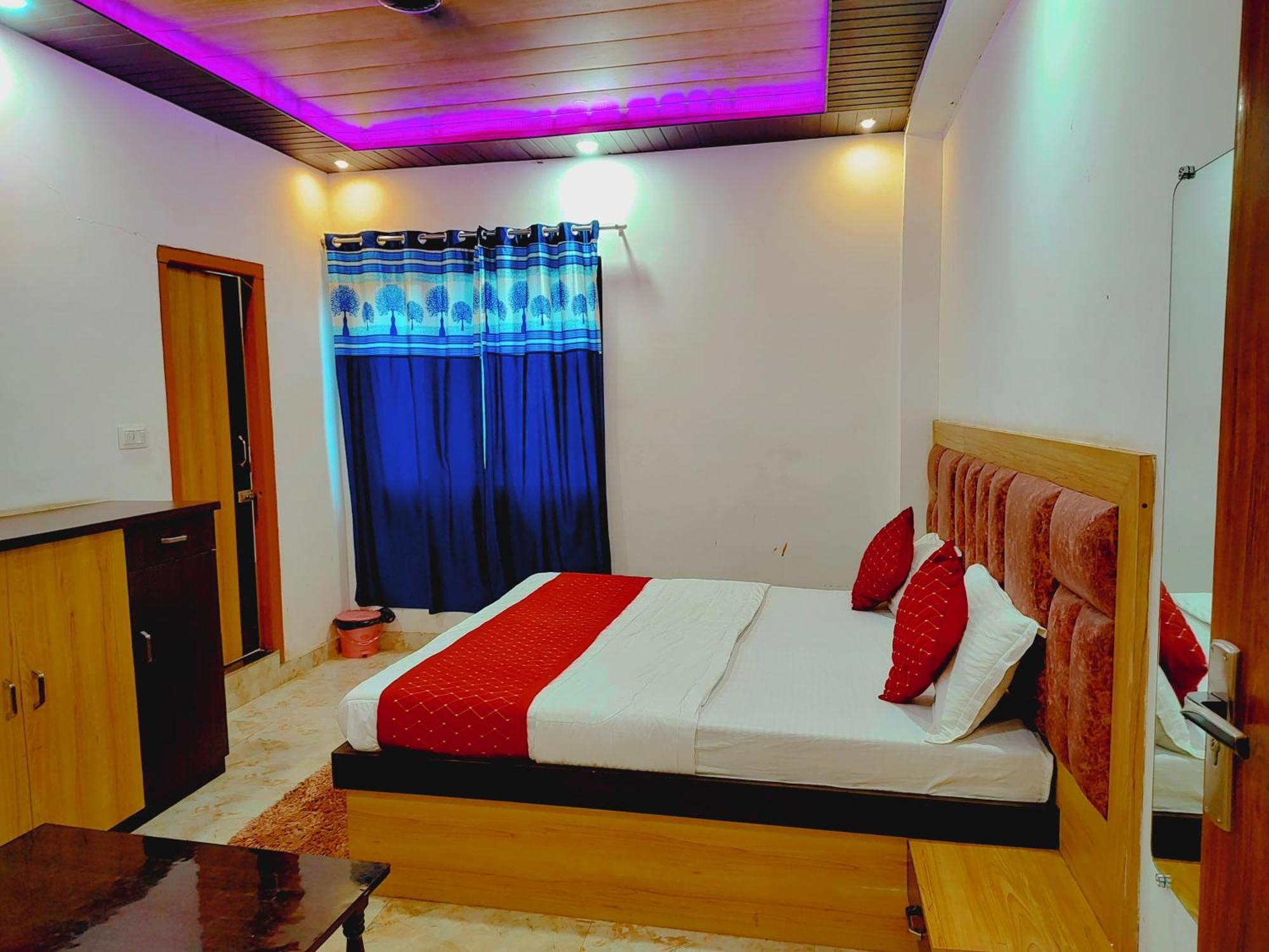 Elegance Hotel And Banquet Ayodhya Eksteriør billede