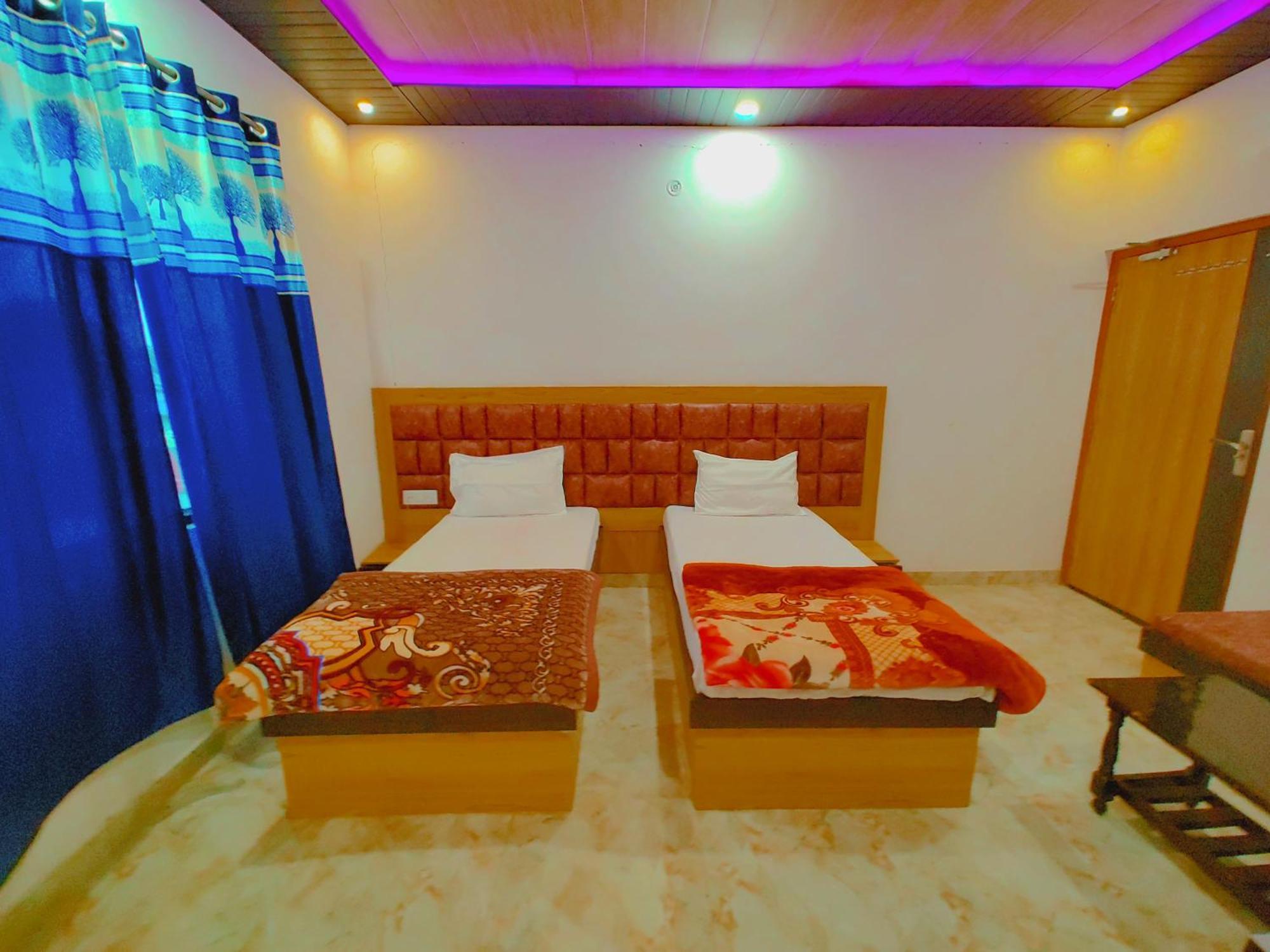 Elegance Hotel And Banquet Ayodhya Eksteriør billede