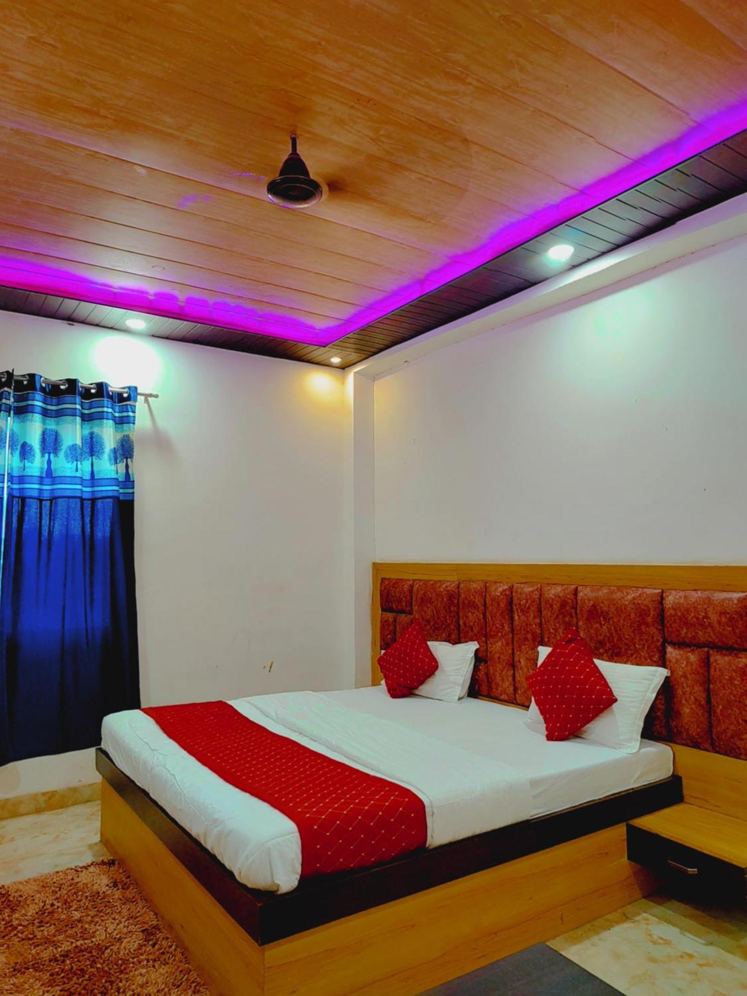 Elegance Hotel And Banquet Ayodhya Eksteriør billede