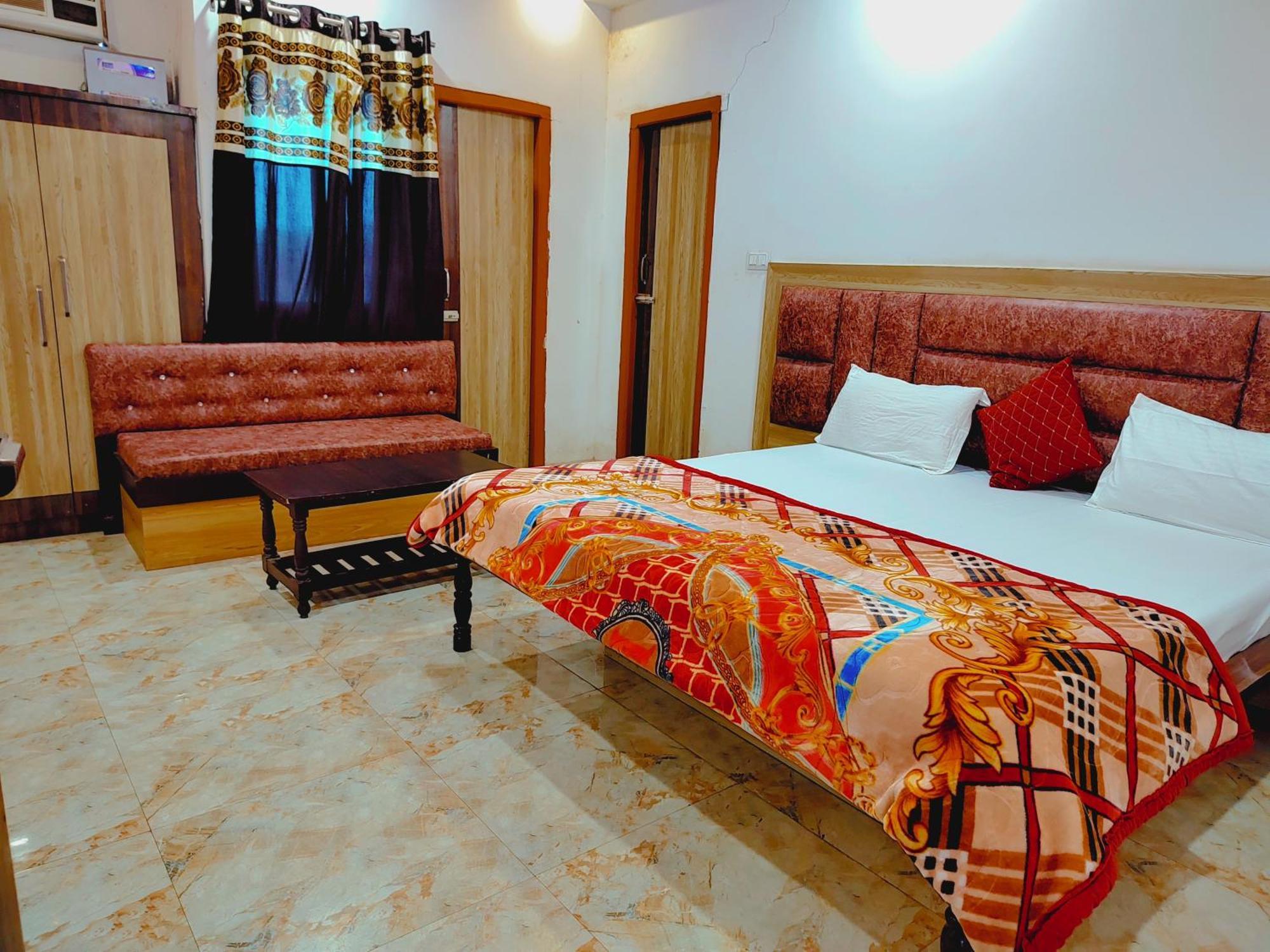 Elegance Hotel And Banquet Ayodhya Eksteriør billede