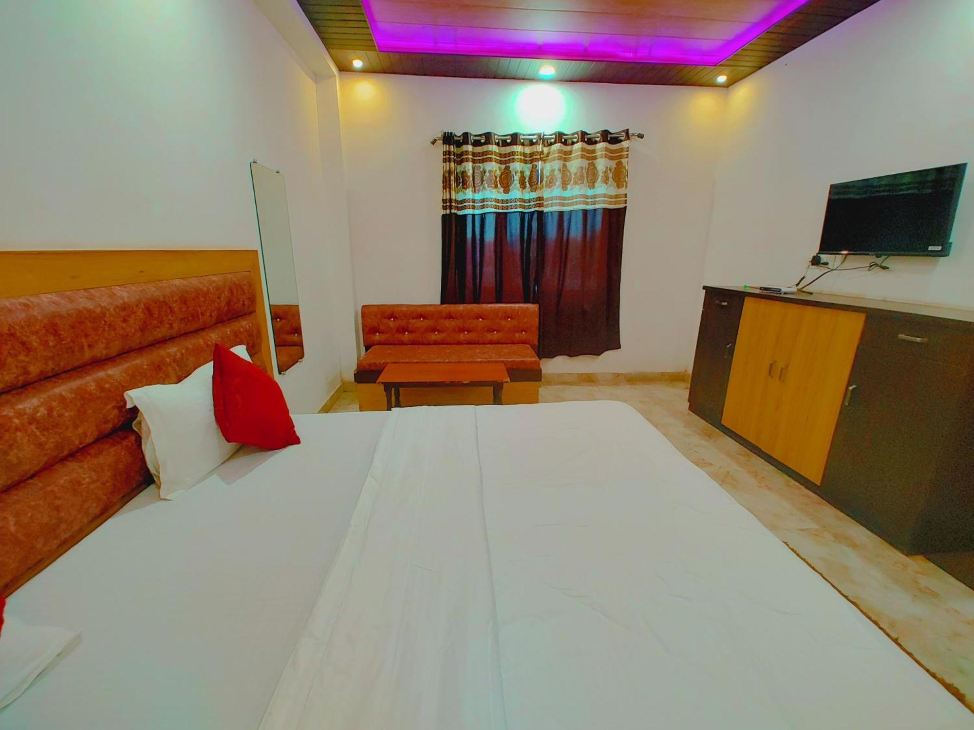 Elegance Hotel And Banquet Ayodhya Eksteriør billede