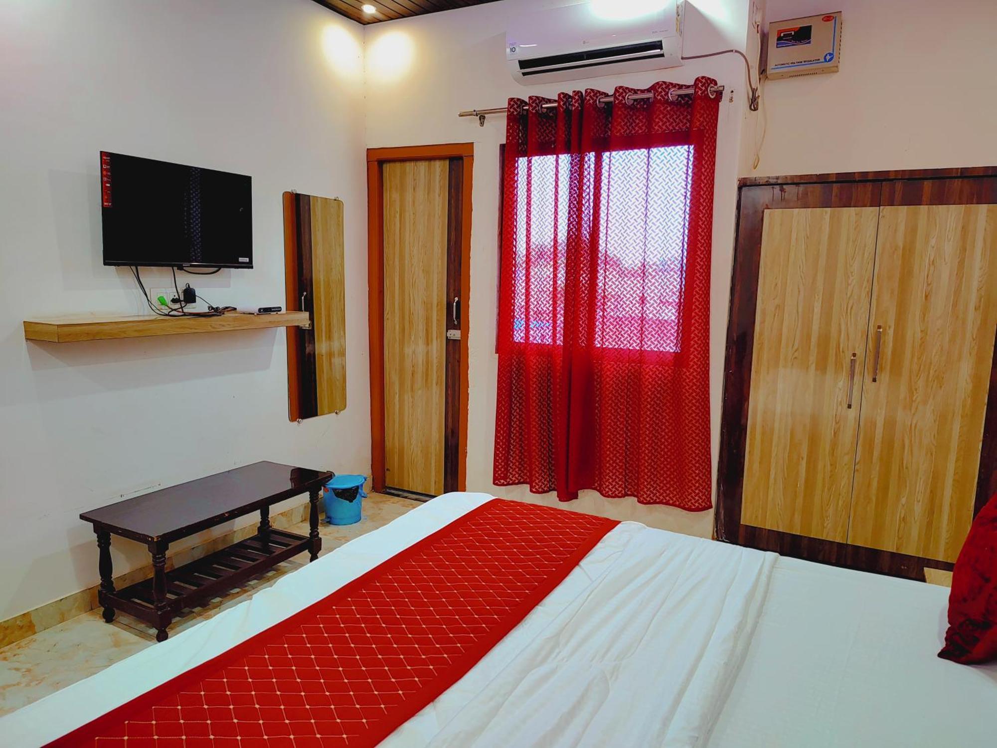 Elegance Hotel And Banquet Ayodhya Eksteriør billede