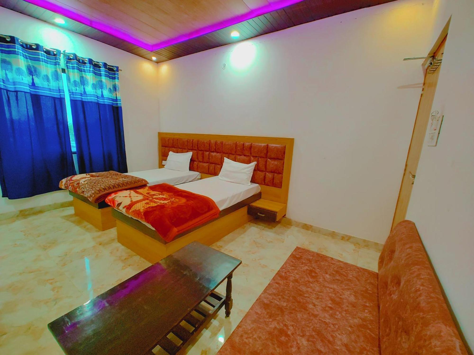 Elegance Hotel And Banquet Ayodhya Eksteriør billede
