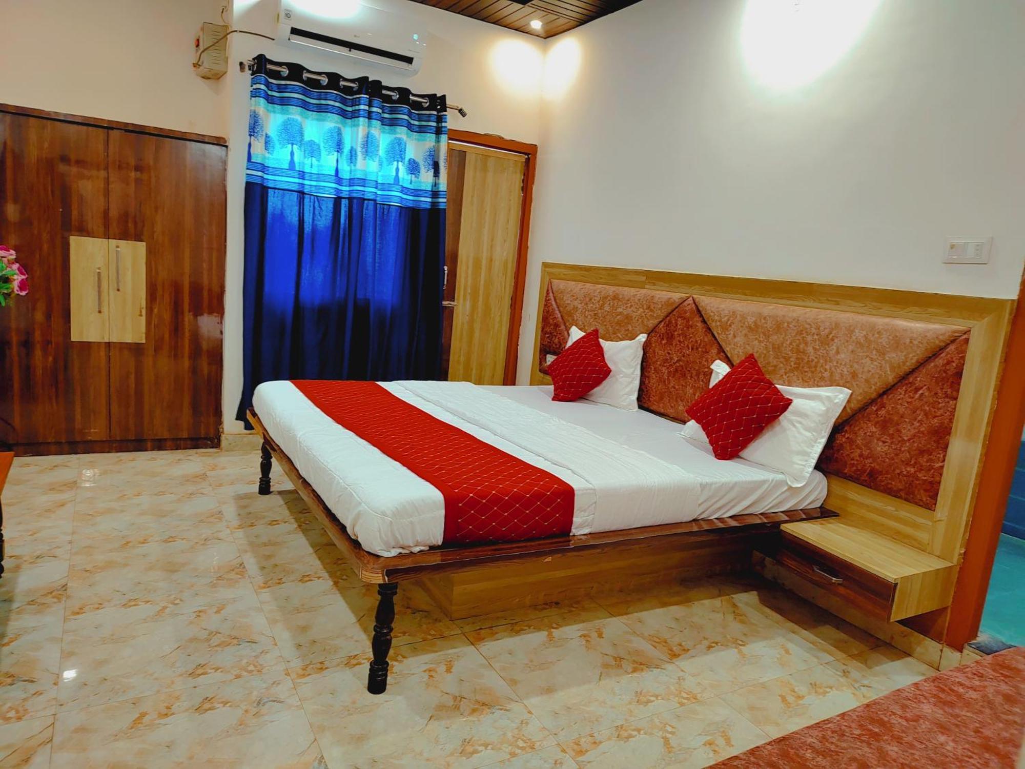 Elegance Hotel And Banquet Ayodhya Eksteriør billede
