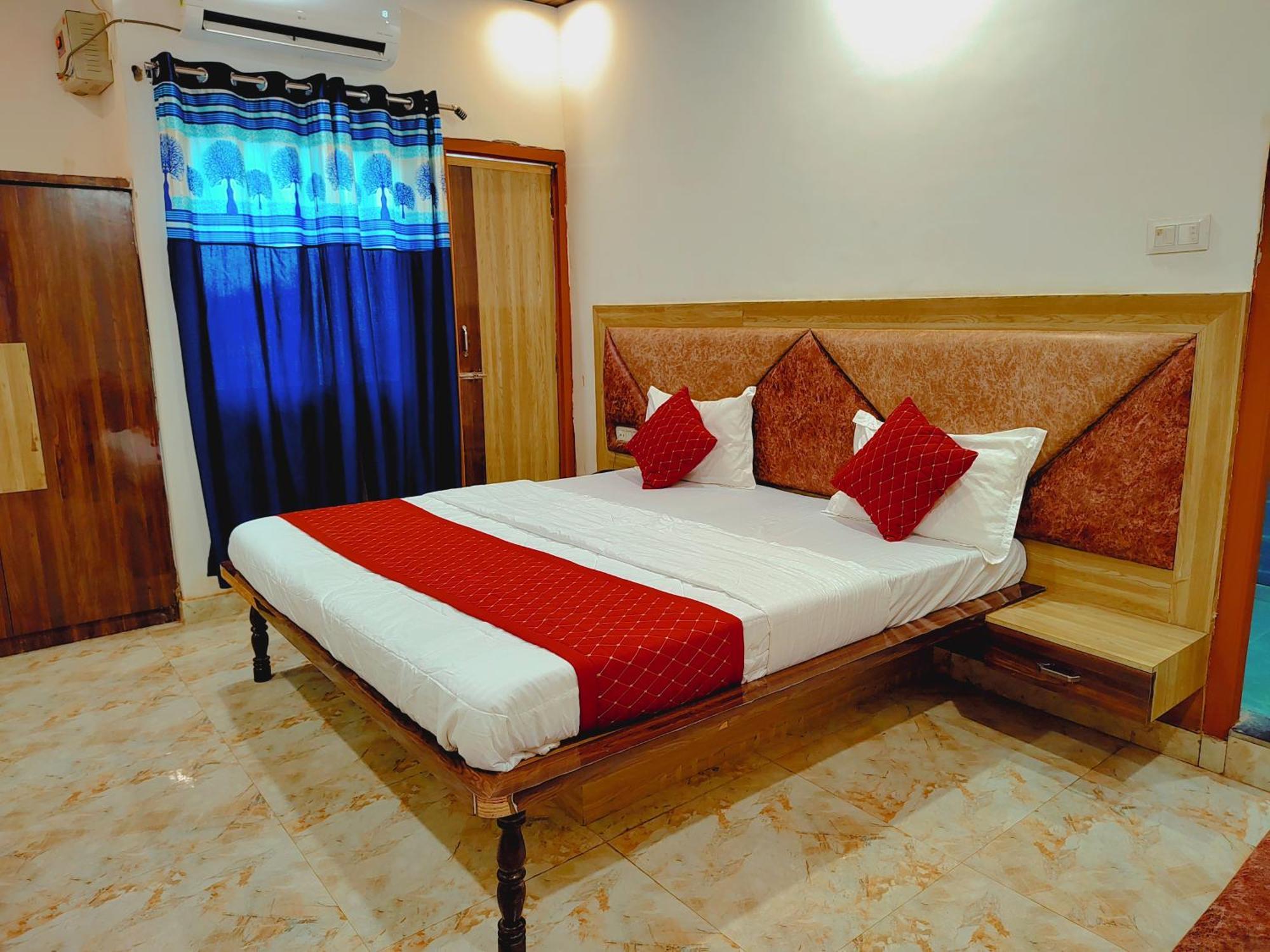 Elegance Hotel And Banquet Ayodhya Eksteriør billede